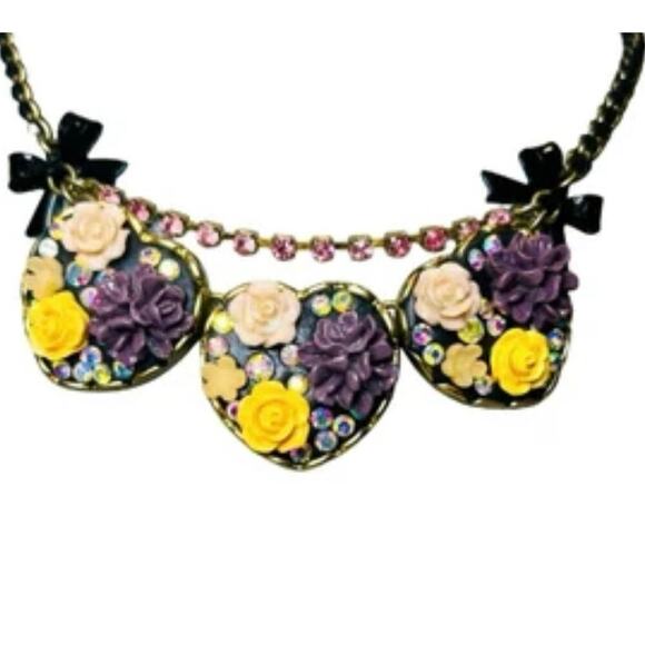 Betsey Johnson Vintage Floral Heart‎ Necklace Resin Black 
Carved Pink Rose Bow - Picture 2 of 13